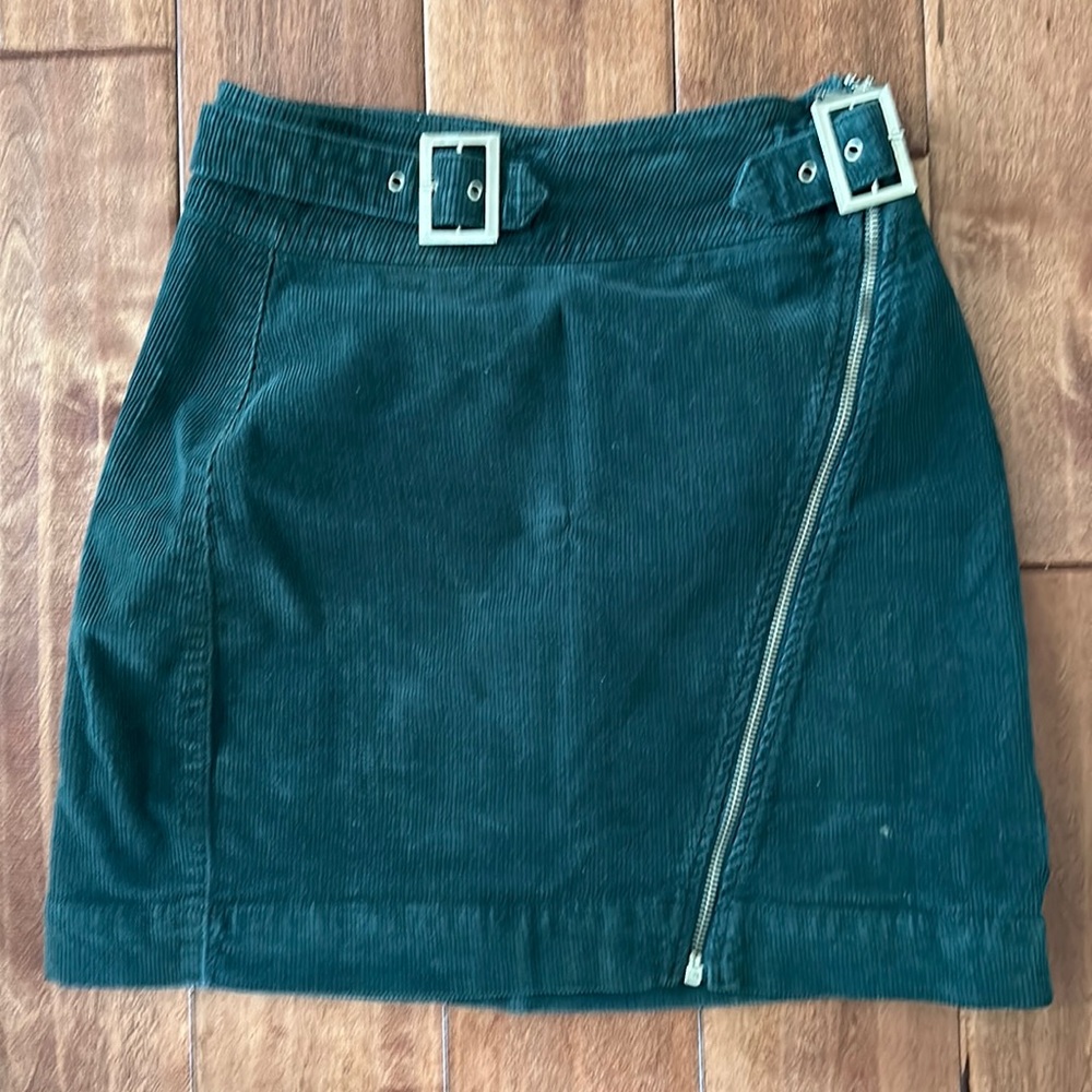 Urban outfitters, size M dark, green side, zipper skirt